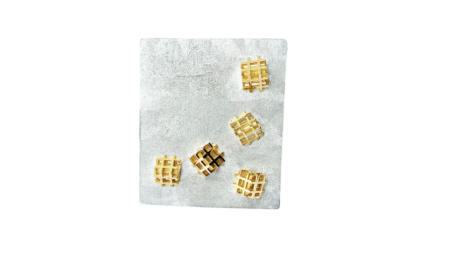 art brooch in gild and silver