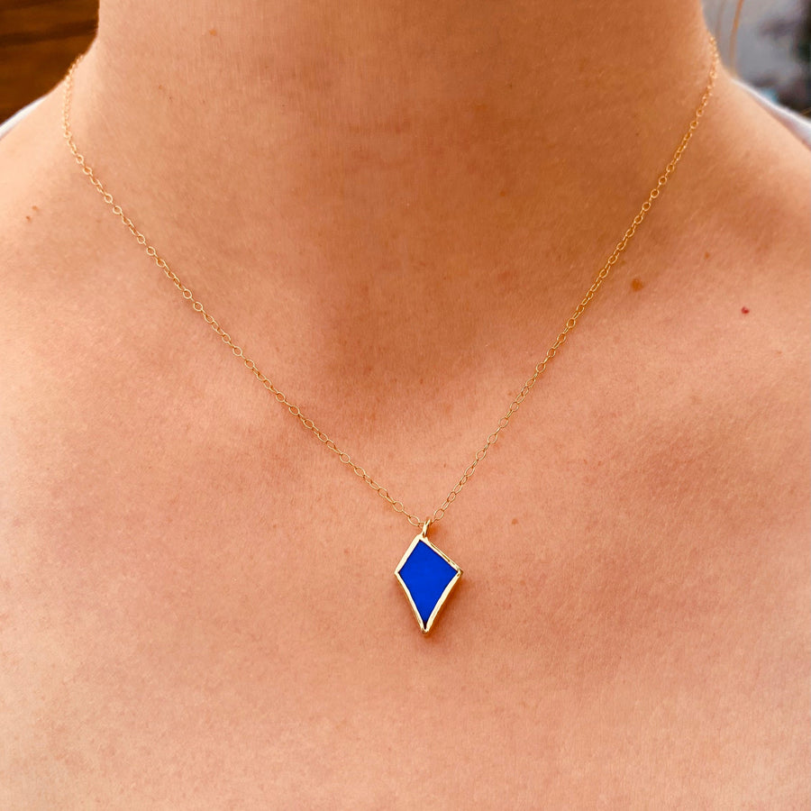 gold and lapis lazuli pendant