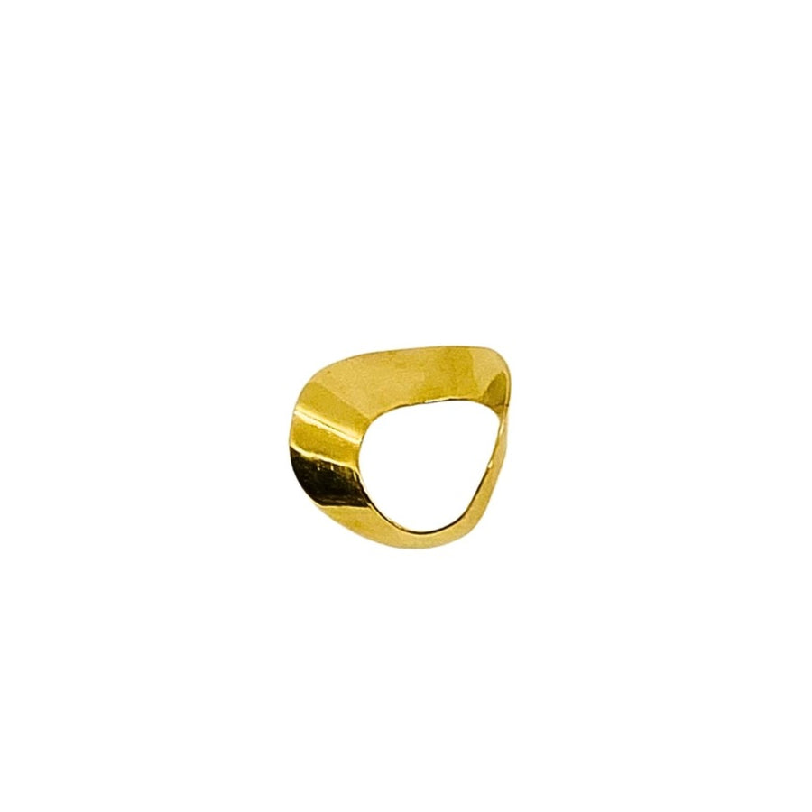 undulating curves of gold wave ring